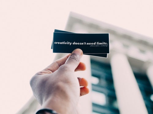 Why you Should have Social Media Business Cards in 2020 and How to Choose One