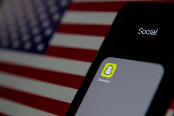 How to Enable snapchat dark mode on Android and ios