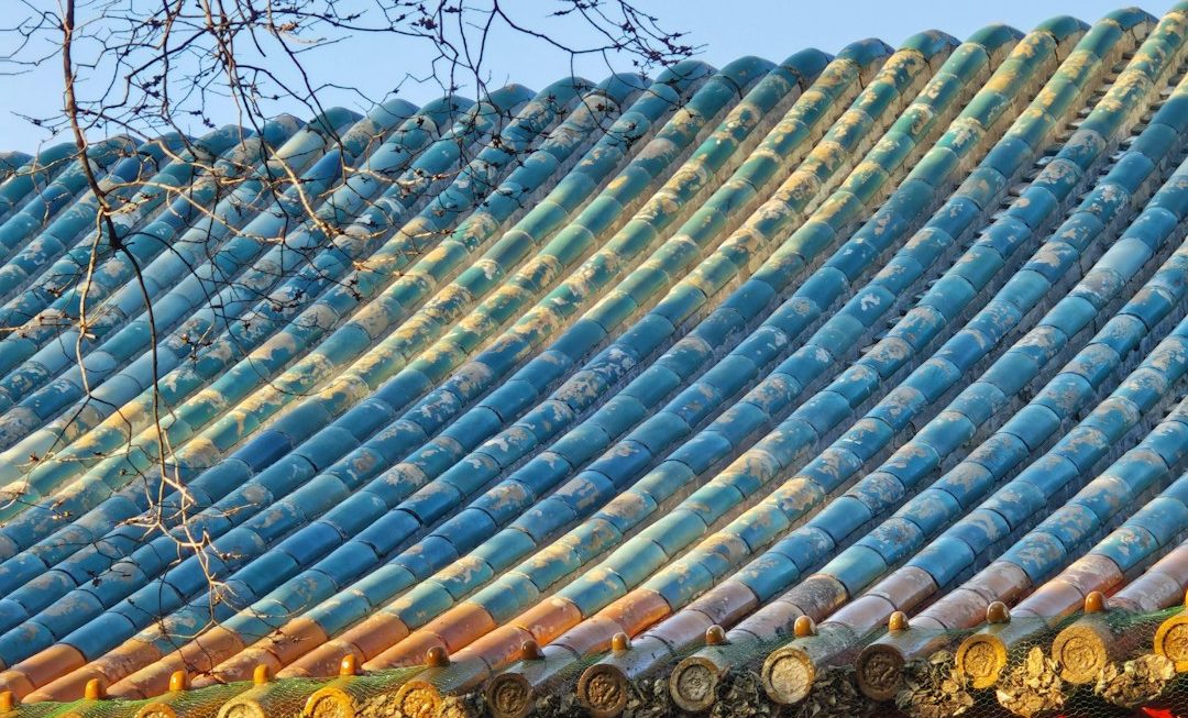 Location’s Role in Solar: Orientation, Tilt, Irradiance & ROI by Region